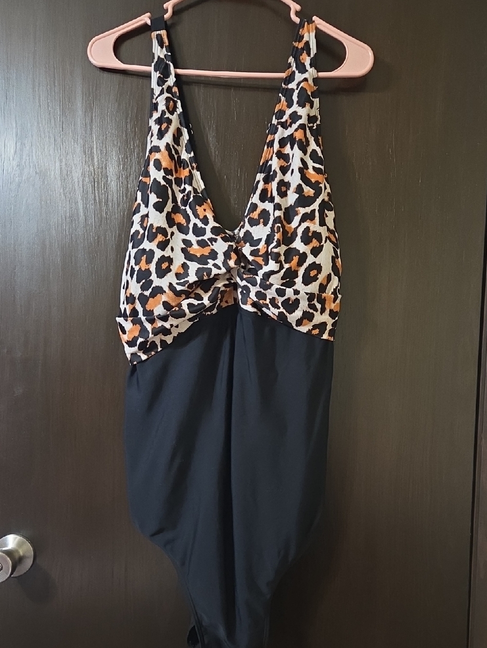 no brand name ladies Swimsuit black with animal print Large
